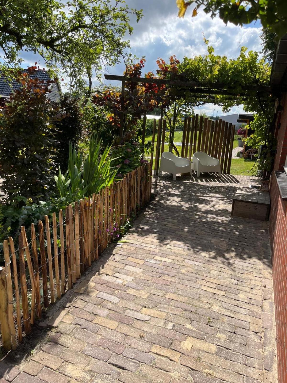 B&B Het Kleine Huisje Emmen Bagian luar foto